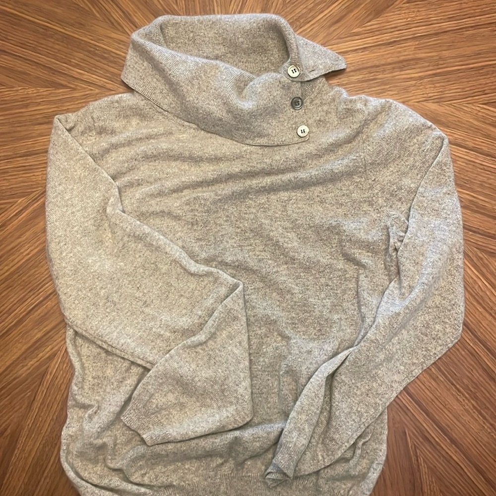 Charter Club Gray Cashmere sweater, size large.